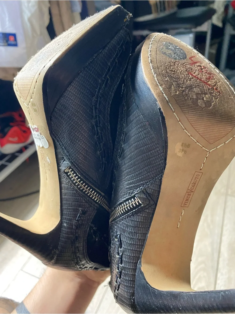Vince Camuto stylish black
